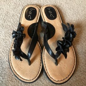 b.o.c. Black flip flops
